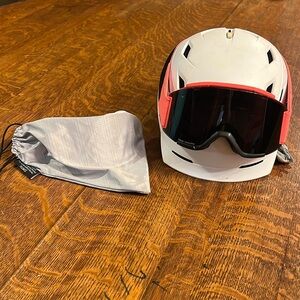 Smith snowboard/ski helmet with goggles, two lenses and smith headphones